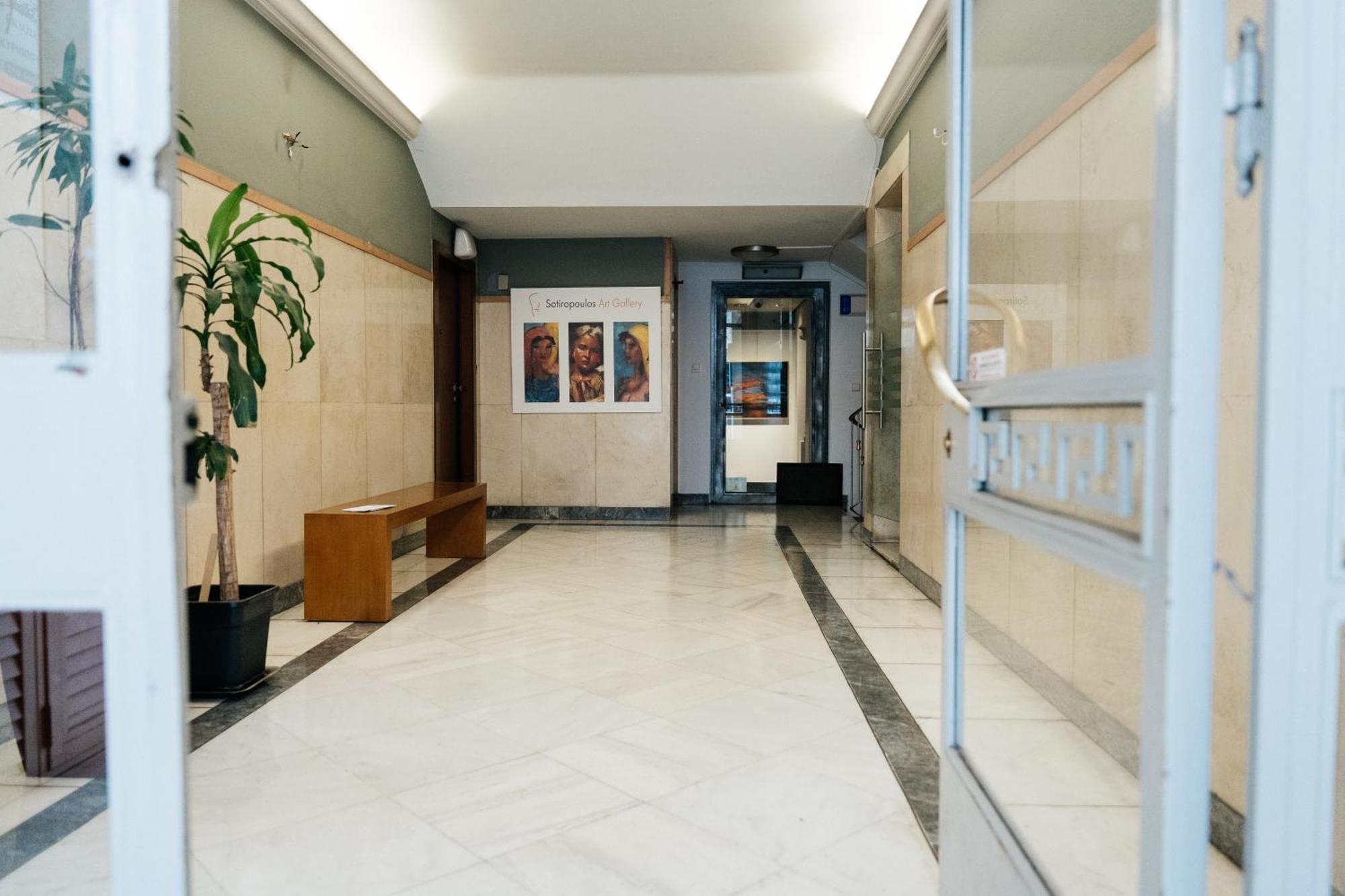 Luxury Apartment Center Атина Екстериор снимка